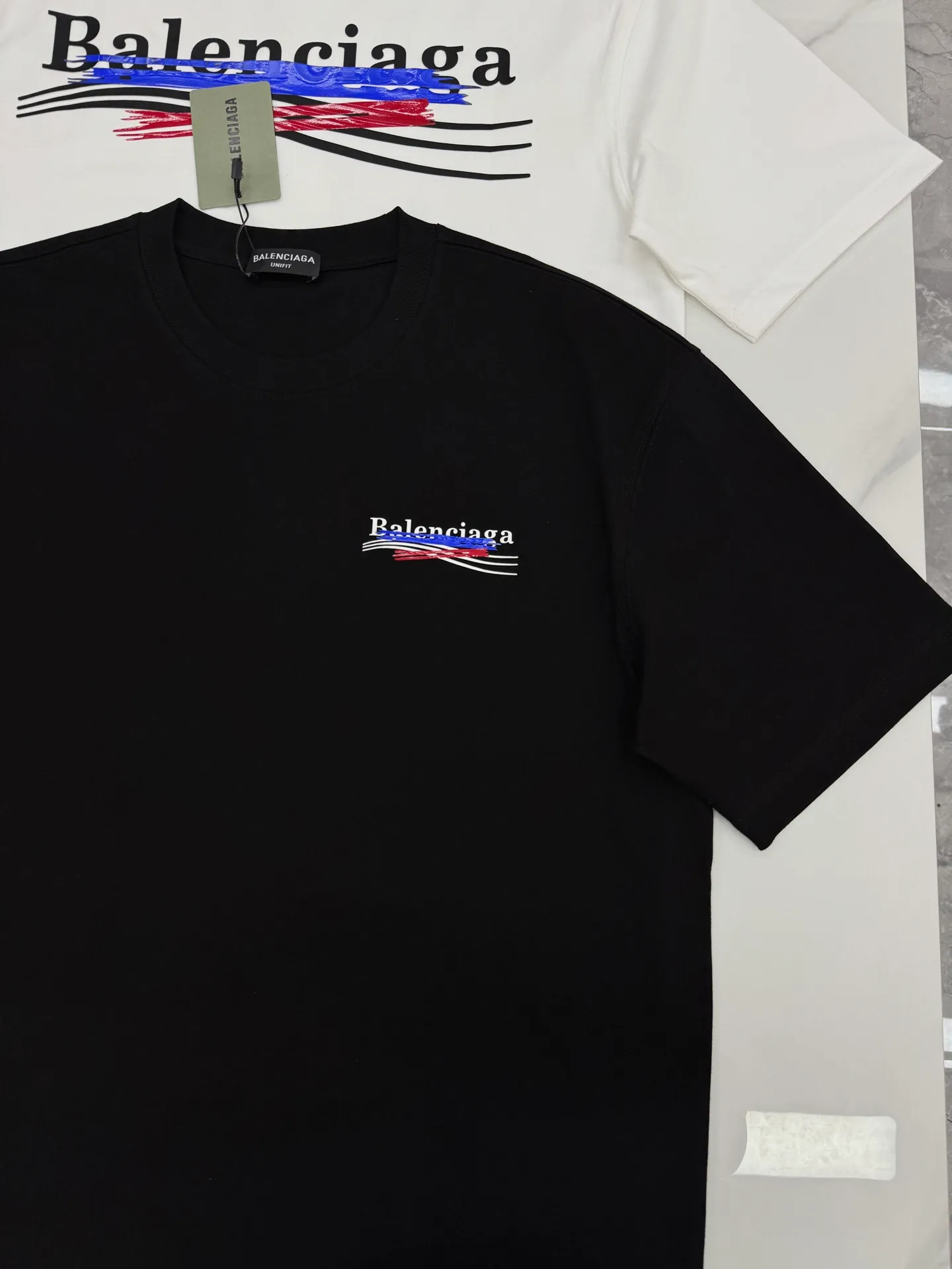 ⚜️Balenciaga New Arrival T ， Same Style❤️ . ， .“Balenciaga” + ， ！ ， ，Breathable ， or ✨ ， 、 ， ！ ！ ：Black.White.Sizes：S-3XL ❗️（175/145 L）